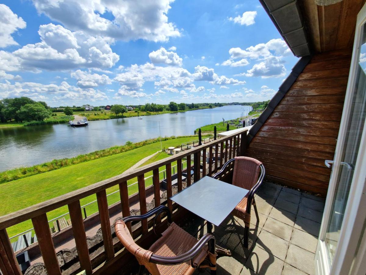 Het Maashotel Broekhuizen  Екстериор снимка
